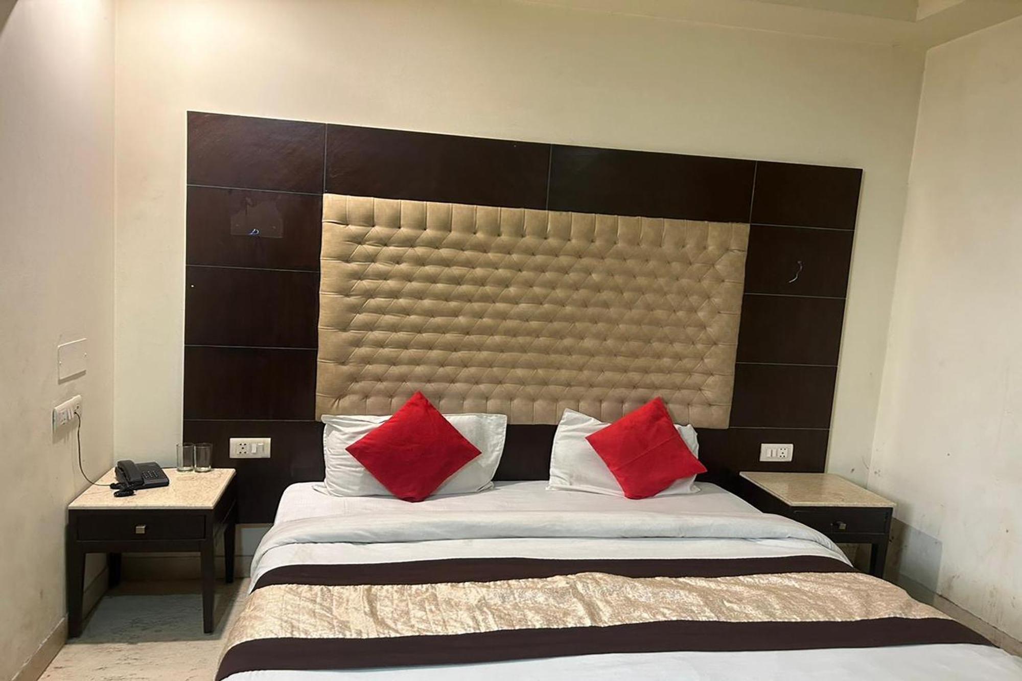 ניו דלהי The Metropolis Guest House Near Rk Ashram Metro Station מראה חיצוני תמונה