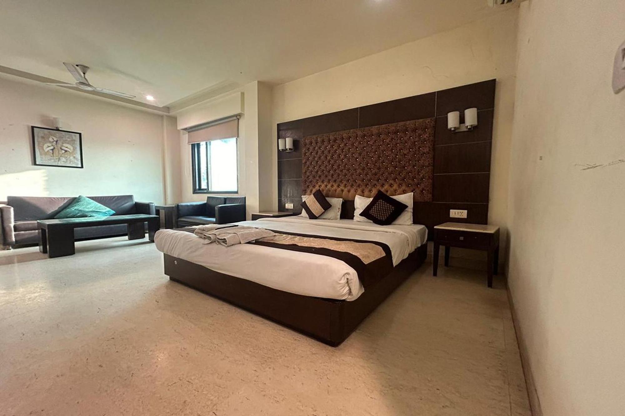 ניו דלהי The Metropolis Guest House Near Rk Ashram Metro Station מראה חיצוני תמונה