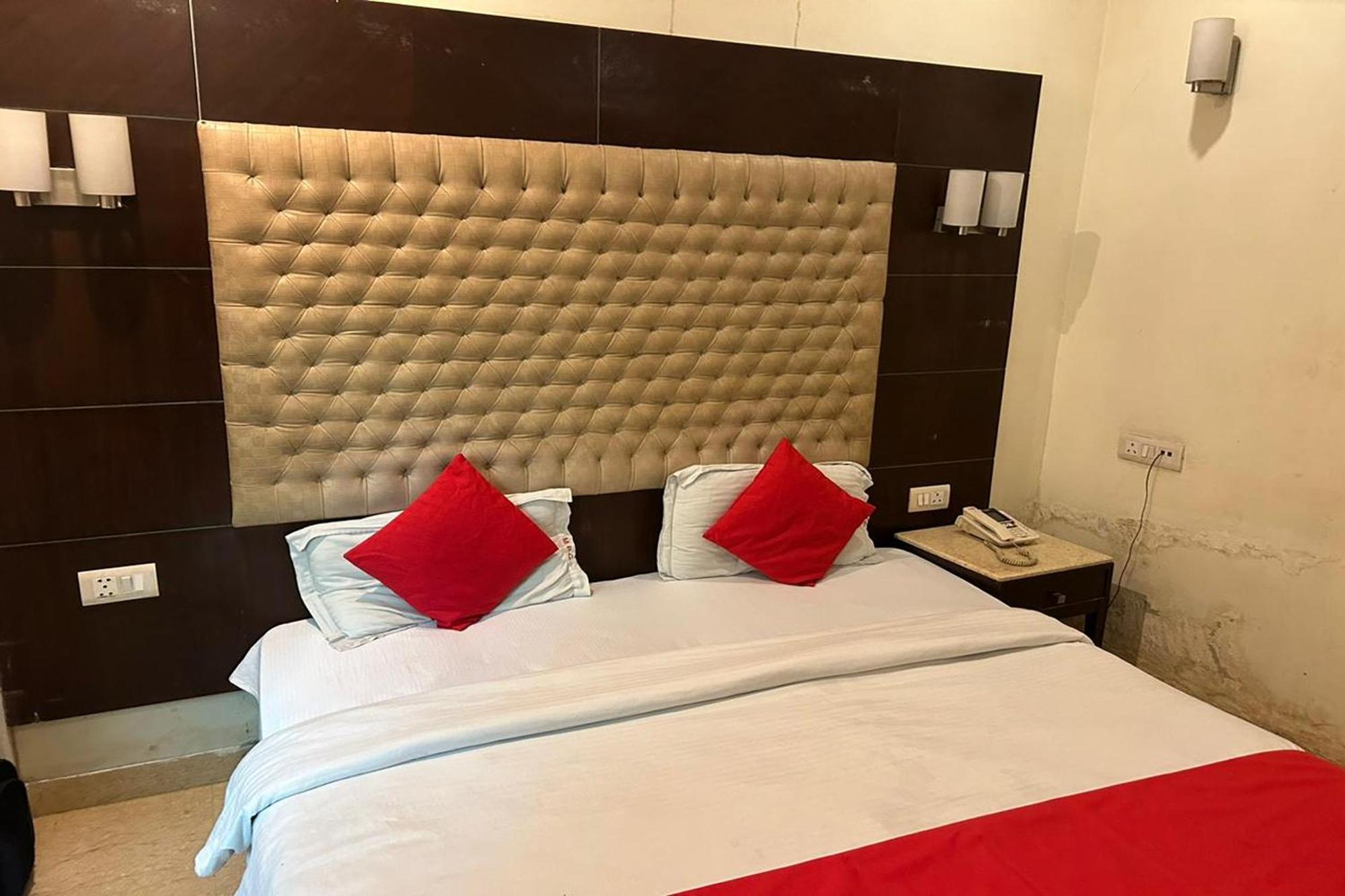 ניו דלהי The Metropolis Guest House Near Rk Ashram Metro Station מראה חיצוני תמונה