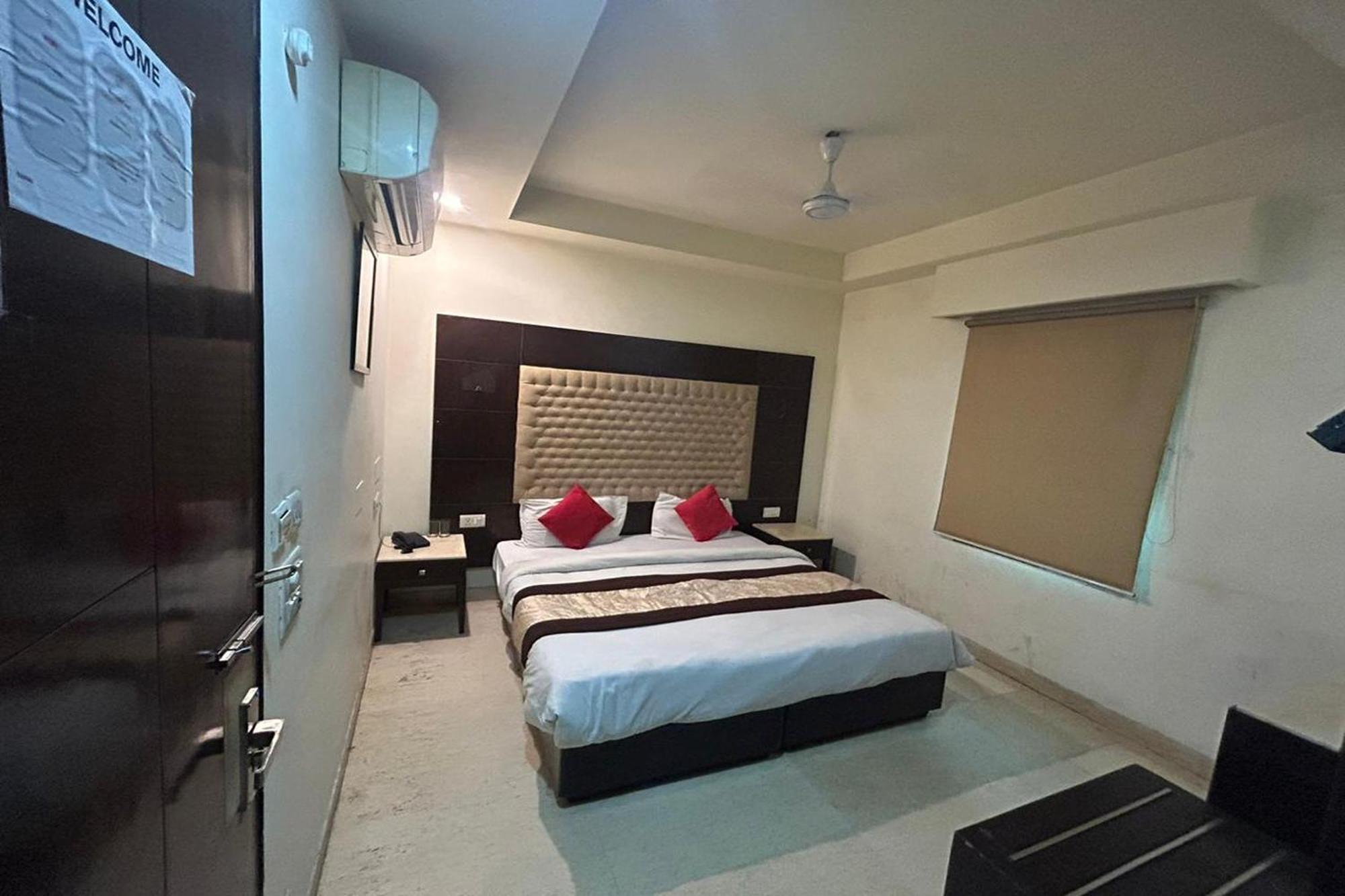 ניו דלהי The Metropolis Guest House Near Rk Ashram Metro Station מראה חיצוני תמונה