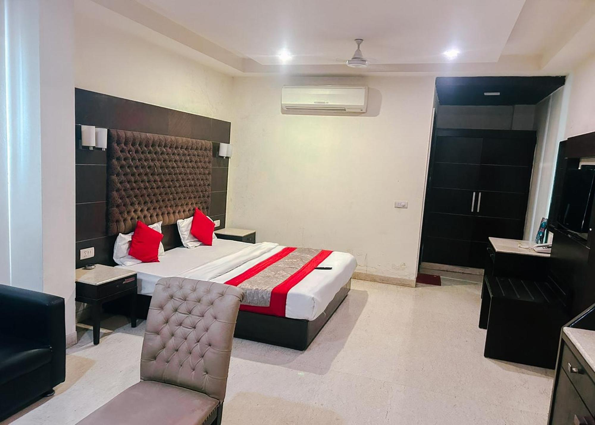 ניו דלהי The Metropolis Guest House Near Rk Ashram Metro Station מראה חיצוני תמונה
