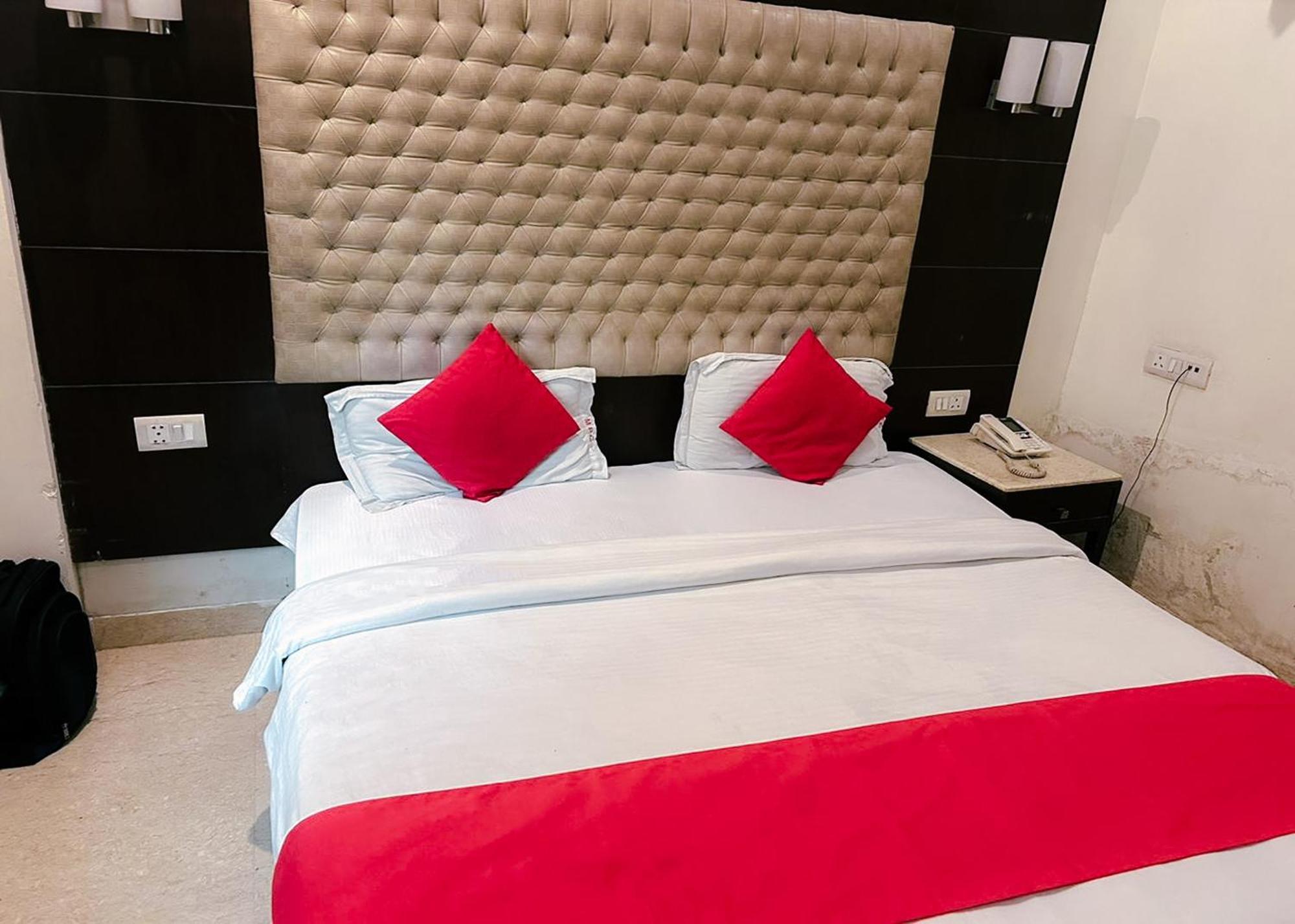 ניו דלהי The Metropolis Guest House Near Rk Ashram Metro Station מראה חיצוני תמונה