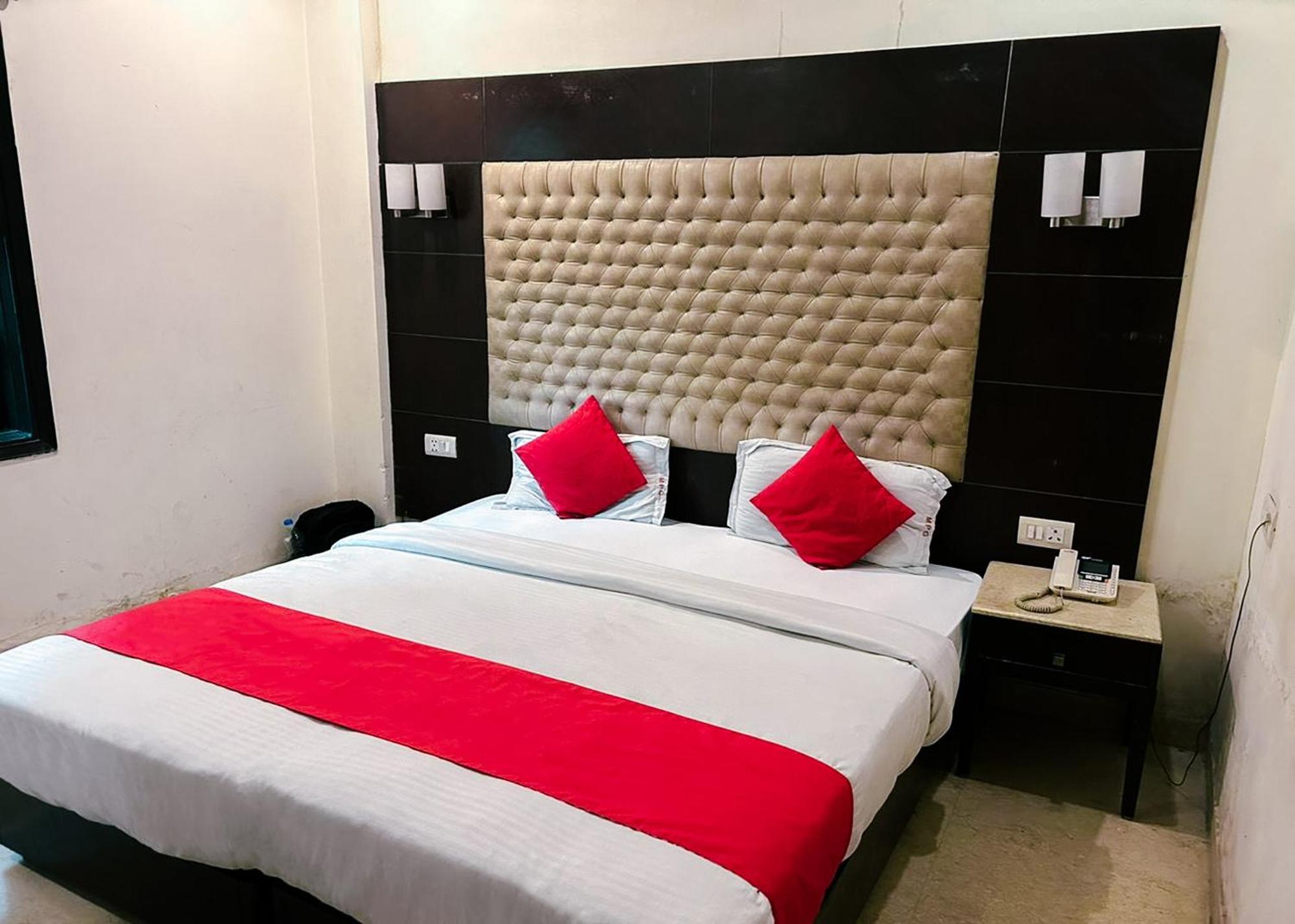 ניו דלהי The Metropolis Guest House Near Rk Ashram Metro Station מראה חיצוני תמונה