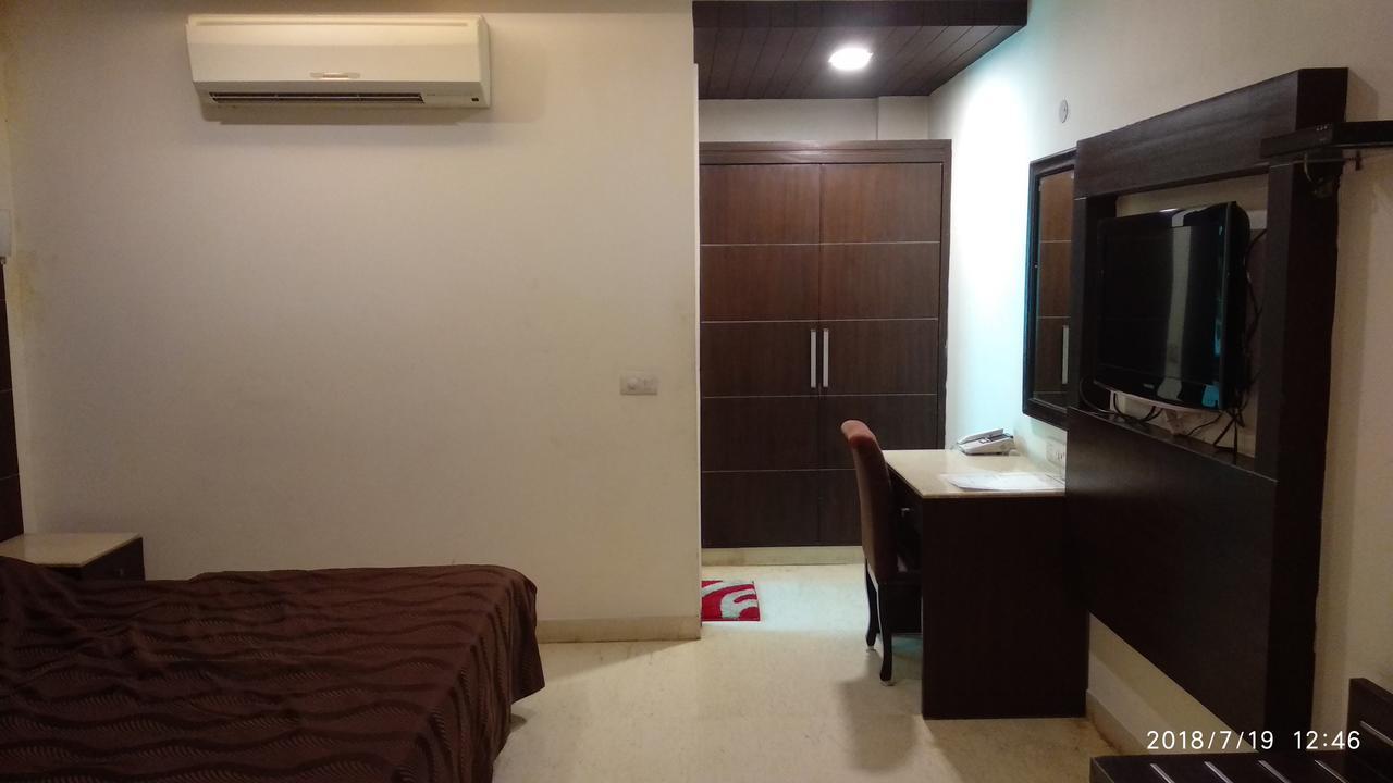 ניו דלהי The Metropolis Guest House Near Rk Ashram Metro Station מראה חיצוני תמונה